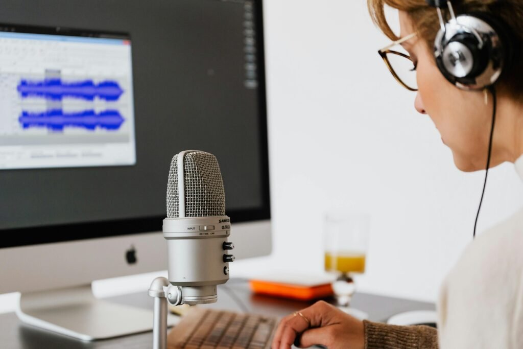 Cómo Grabar Audio para Podcast Podcast Adobe Enhance Audio