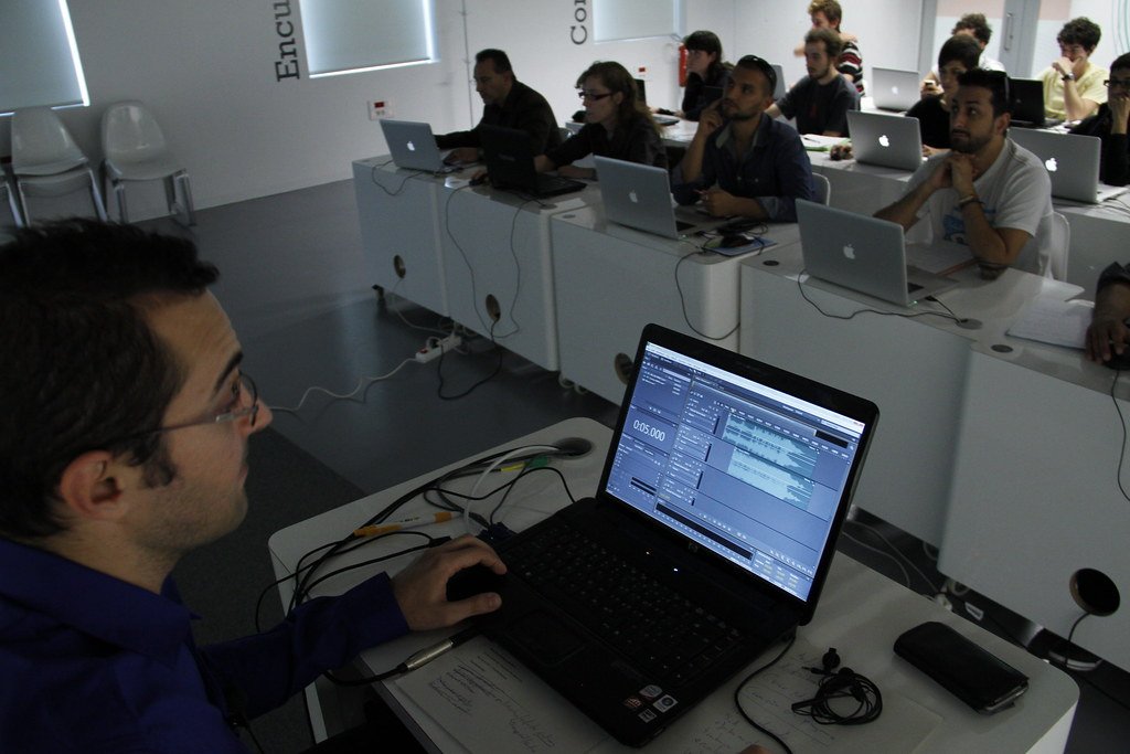 Adobe Podcast para educadores, creadores y freelancers